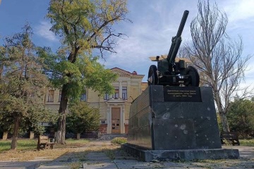 У Херсоні через обстріл РФ пошкоджені музей і монумент