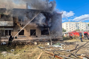 Росіяни атакували дронами Шевченкове на Харківщині: постраждали троє людей, горіли будинки