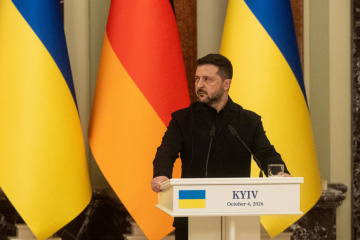 Volodymyr Zelensky promet une riposte aux attaques russes visant les ponts à Kyiv