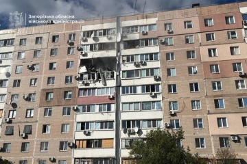 Російський дрон вдарив по багатоповерхівці у Запоріжжі, постраждала дитина