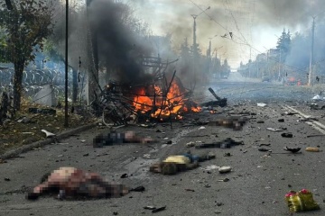 L’armée russe a largué une bombe aérienne guidée sur deux bus à Kramatorsk, tuant au moins trente civils 