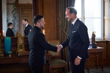 Zelensky habló con el rey de Noruega sobre el retorno de los niños ucranianos y la situación en
Oleshky