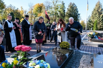 На Личаківському кладовищі у Львові вшанували пам’ять діячки ОУН, поетеси Ірини Сеник