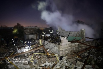 W ciągu tygodnia Rosja wystrzeliła na Ukrainę około 1600 KAB-ów, 48 rakiet i prawie 2300 dronów bojowych – Zełenski

