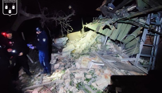 Росіяни вночі вдарили КАБом по Сумах - травмовані двоє людей, є пошкодження