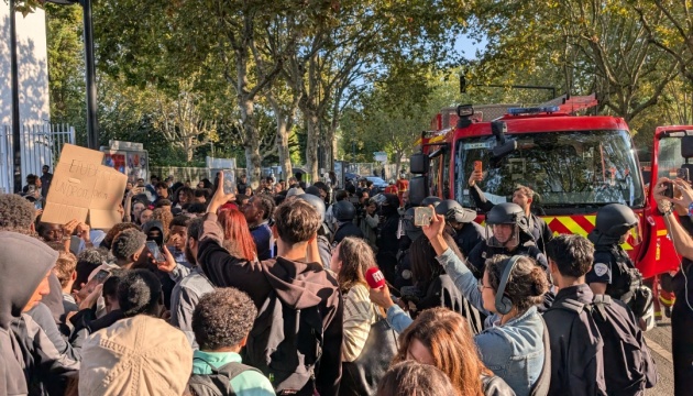 У Франції протестують старшокласники, понад 600 затриманих