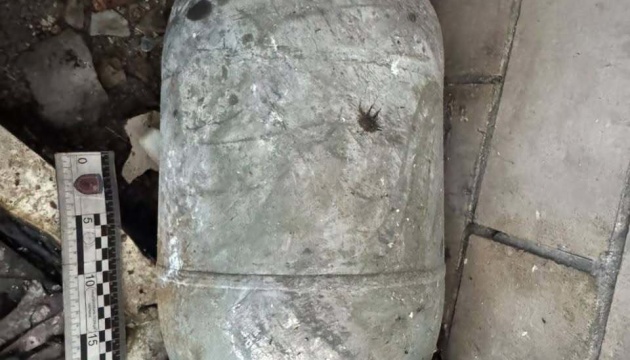 Une partie non explosée d’un drone a été retirée d’une école à Kyiv