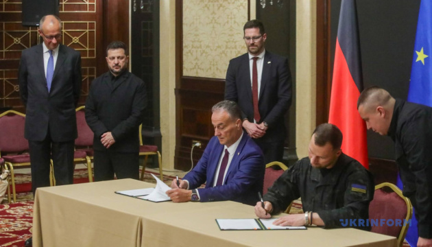 Ucrania y Alemania firman una serie de documentos sobre cooperación en la industria de defensa