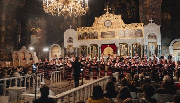 У Києво-Печерській лаврі хор імені Верьовки виконав Літургію Кирила Стеценка