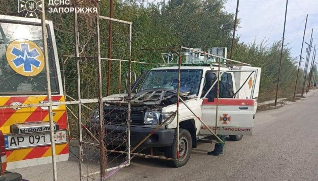 У Запоріжжі безпілотник атакував авто саперів ДСНС