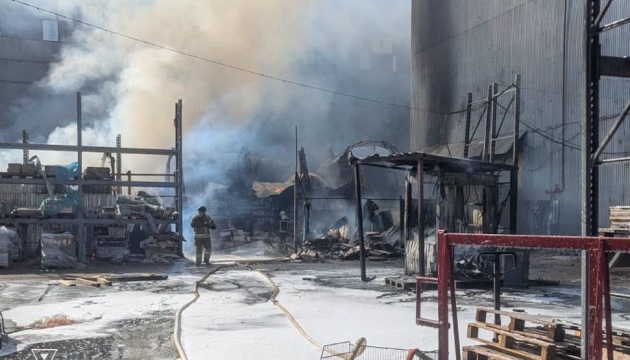 У двох районах Києва ліквідували пожежі після російських атак