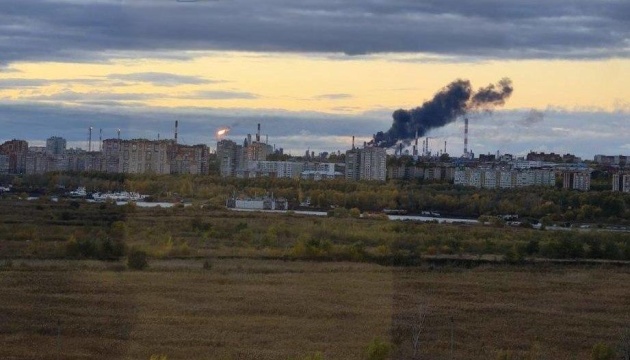 Дрони знову атакували найбільший російський НПЗ за 2500 кілометрів від українського кордону - ЗМІ