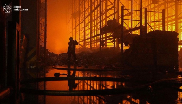У Бучанському районі під час ліквідації наслідків атаки РФ виявили тіло жінки