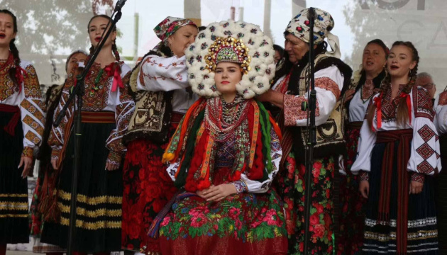 Пір’яний вінок і весільні традиції