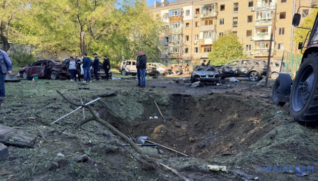 Кількість постраждалих унаслідок ранкової атаки на Запоріжжя зросла до 23, один чоловік загинув