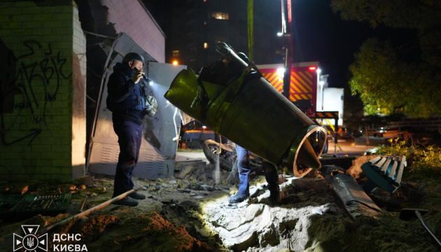 У Оболонському районі Києва вилучили серед будинків бойову частину балістичної ракети