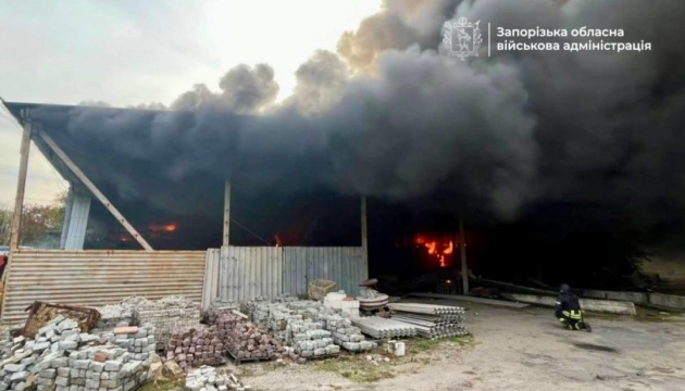 Росіяни атакували склад у Запоріжжі, є поранений