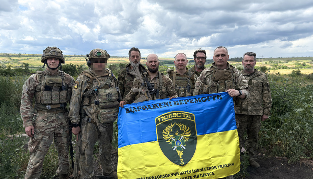 Прикордонники показали, як генерал і полковники ДПСУ зайшли в село Карпівка за 3,5 кілометра від ворога
