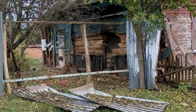 Росіяни за добу 29 разів били по Чернігівщині, під атакою були будинки, агропідприємство та школа
