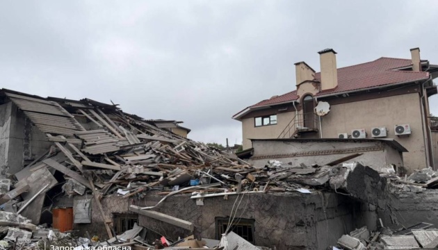 Росіяни вдарили по житлових будинках у Запоріжжі