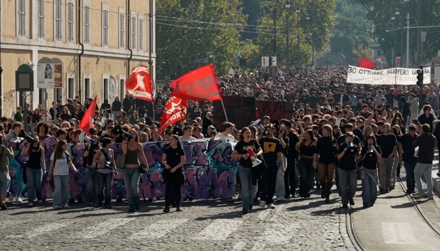 В Італії під час масових протестів сталися сутички з поліцією