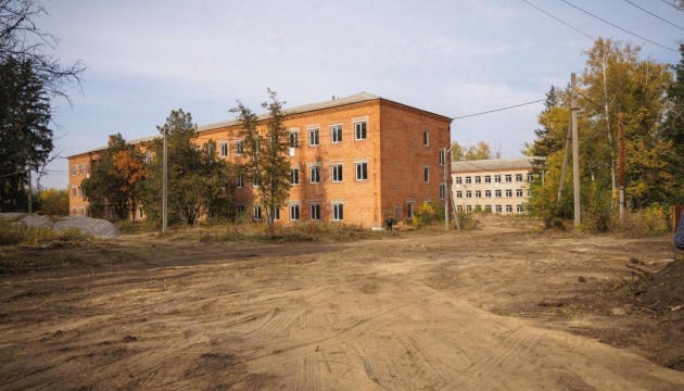 На Харківщині колишню школу-інтернет перебудують під житло для пересленців
