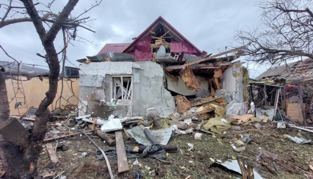 Загарбники вдарили дроном по Миколаєву, пошкоджені чотири приватні будинки