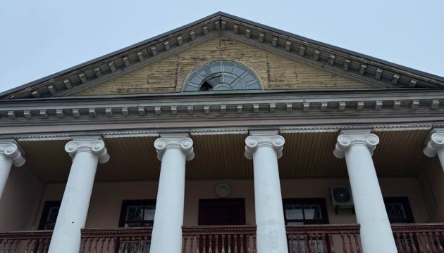 У Києві через нічну атаку РФ пошкоджений Музей української діаспори