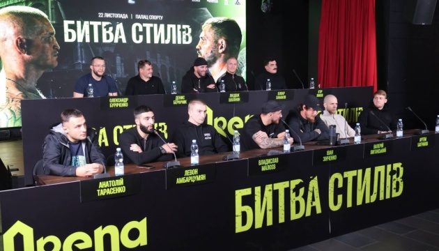 Зірка боксу Денис Берінчик дебютуватиме у змішаних єдиноборствах