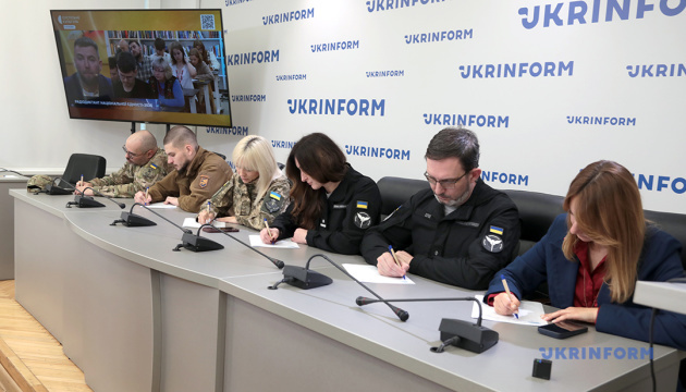 Ukrinform s'est joint à la rédaction de la Dictée radiophonique de l'unité nationale/ Photo : Hennady Mintchenko, Ukrinform 