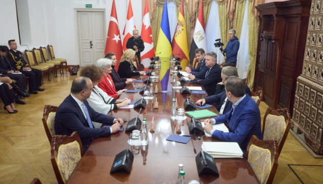 Зеленський прийняв вірчі грамоти від послів п’яти країн
