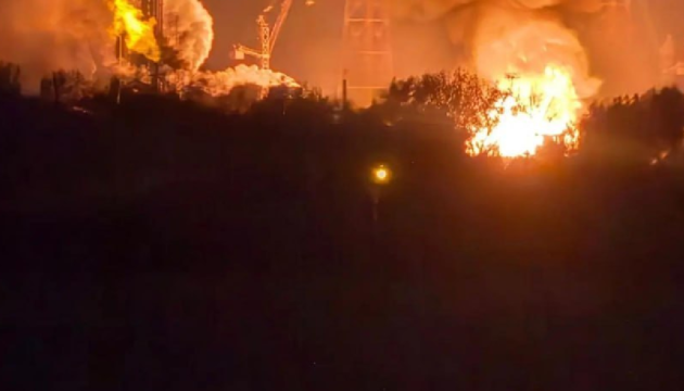 In Region Tula brennt nach Drohnenangriff Chemiewerk „Azot“
