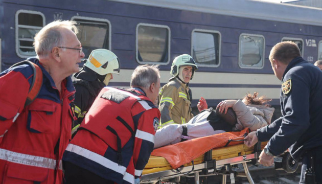 Guerre en Ukraine : au moins treize civils tués lors d'une frappe russe sur la gare de Dnipro