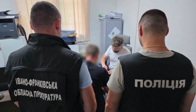 На Прикарпатті посадовців Держпраці звинувачують у системних поборах з бізнесу
